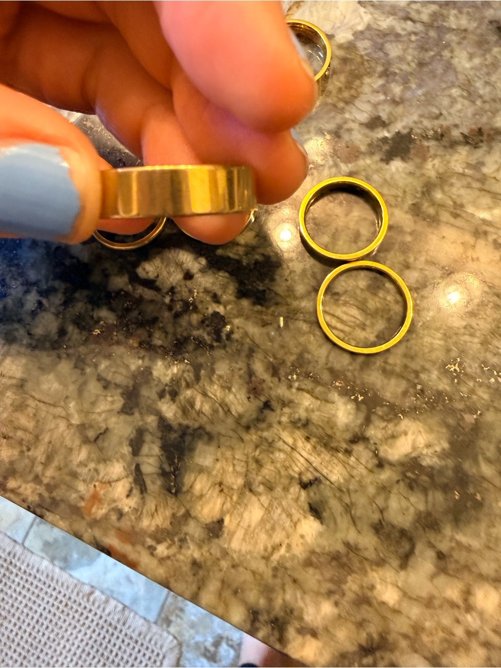 Set of rings